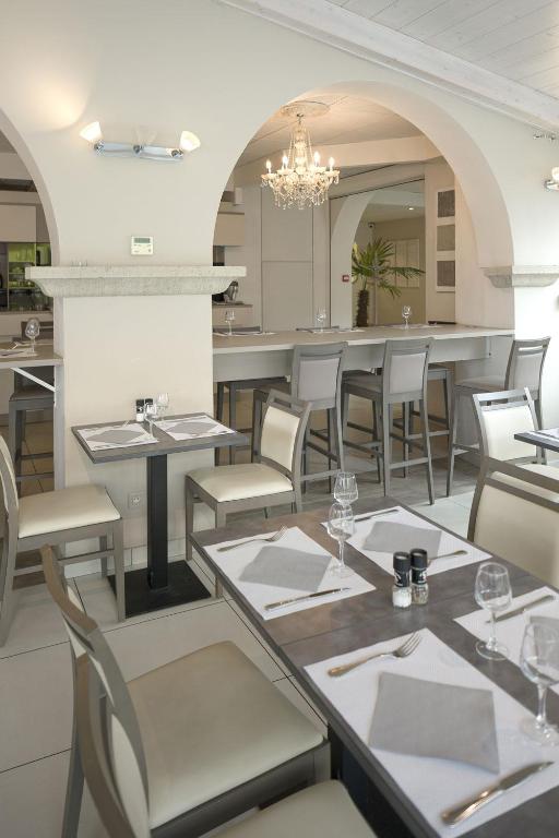 Posezení v ubytování Hôtel Le Vouglans - Restaurant La Valouse