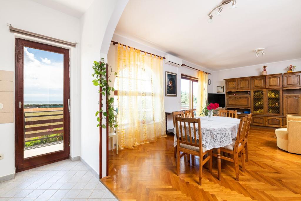 Kuchyňa alebo kuchynka v ubytovaní Apartman Petelin