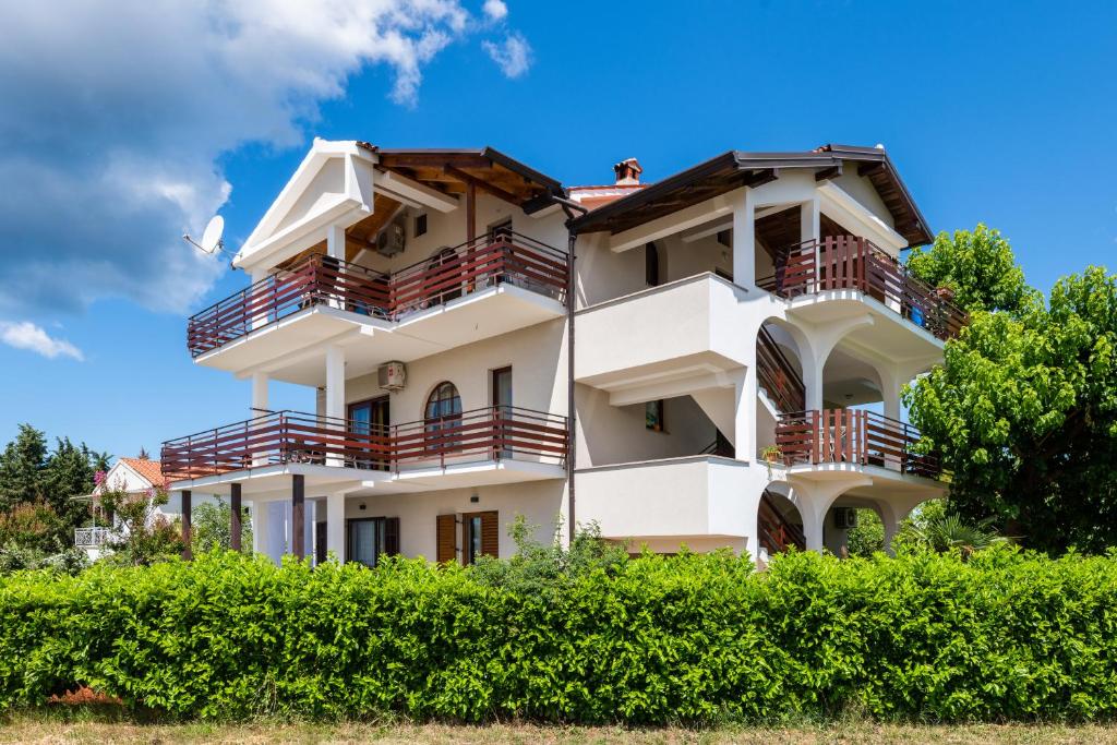 Budova, v ktorej sa apartmán nachádza