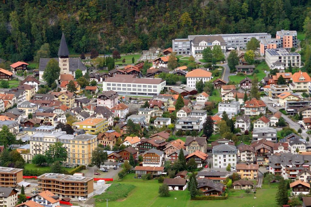 Nespecifikovaný výhled na destinaci Innertkirchen nebo výhled na město při pohledu z hotelu