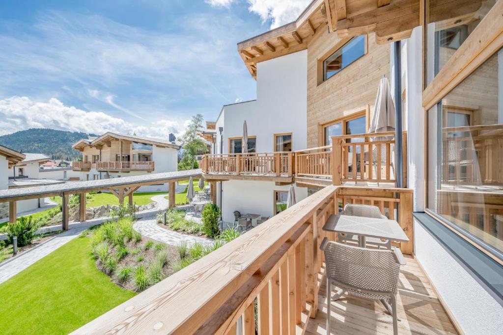 Nespecifikovaný výhled na hory nebo výhled na hory při pohledu z aparthotelu