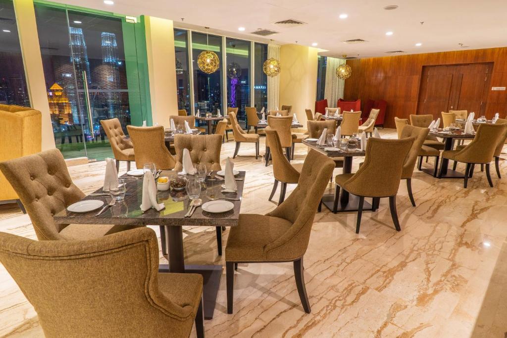 Ruang duduk di Tamu Hotel & Suites Kuala Lumpur