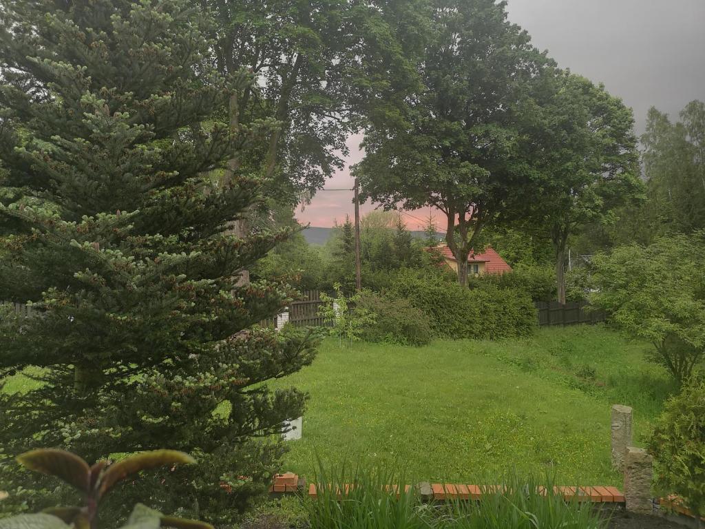 Zahrada ubytování Chatka Lechutka
