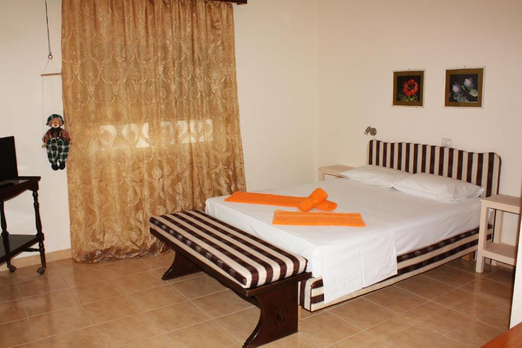 Marku Palace - Two - Bedroom Apartment With Balcony