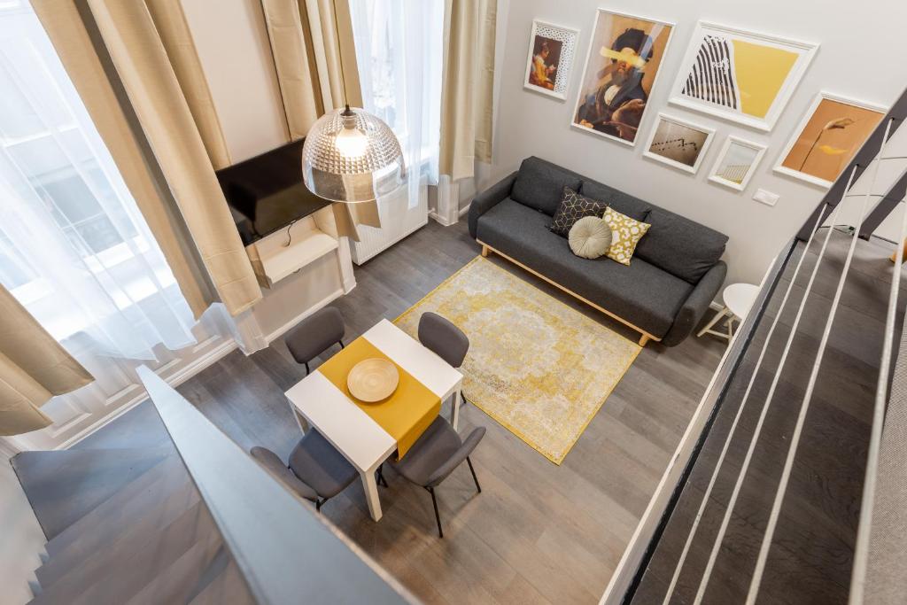 Posedenie v ubytovaní W33 - Prime Location - Comfortable Quality Apartments by BQA