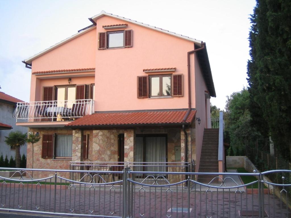 Budova, kde se apartmán nachází