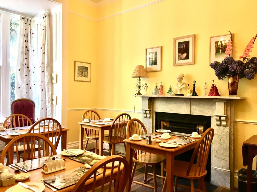 Gallery image of Rosalie Guest House in Penzance