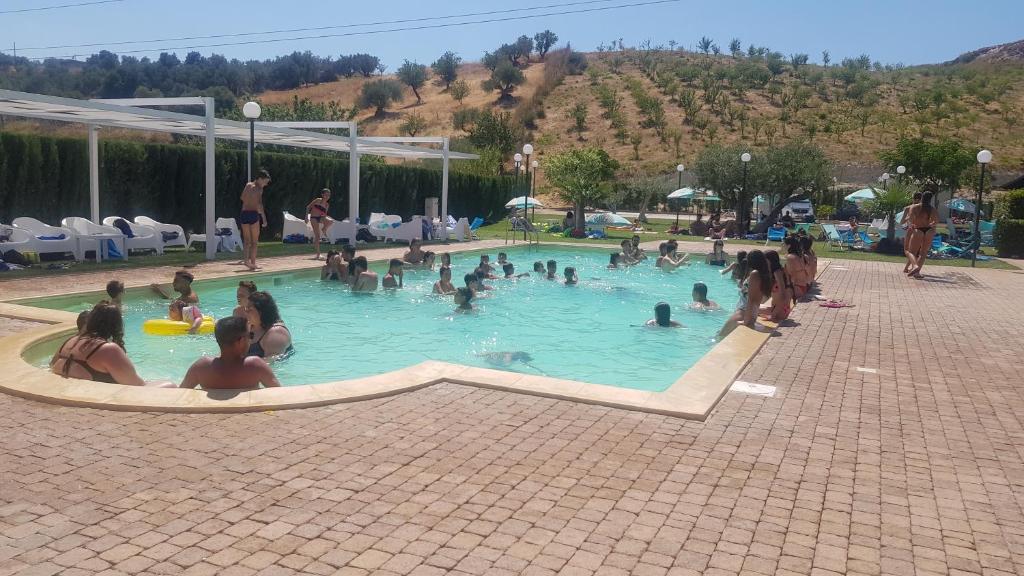 Bazén v ubytování Agriturismo Paparanza nebo v jeho okolí
