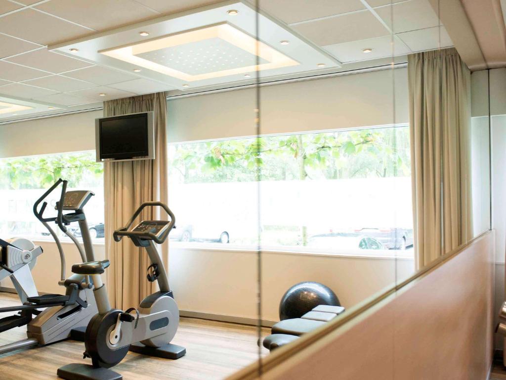Fitness centrum a/nebo fitness zařízení v ubytování Novotel Rotterdam - Schiedam