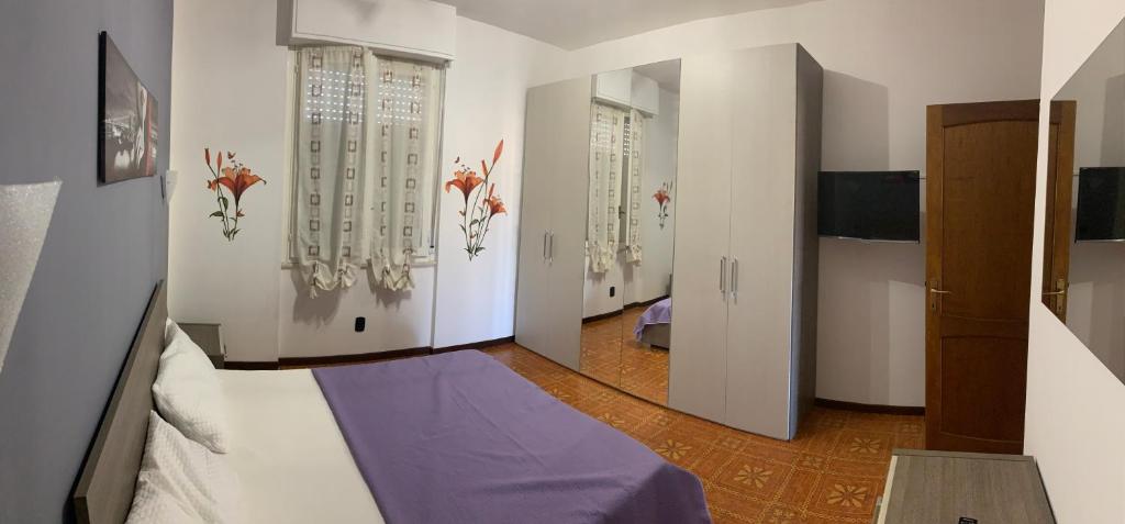 A television and/or entertainment centre at AndEli DUE