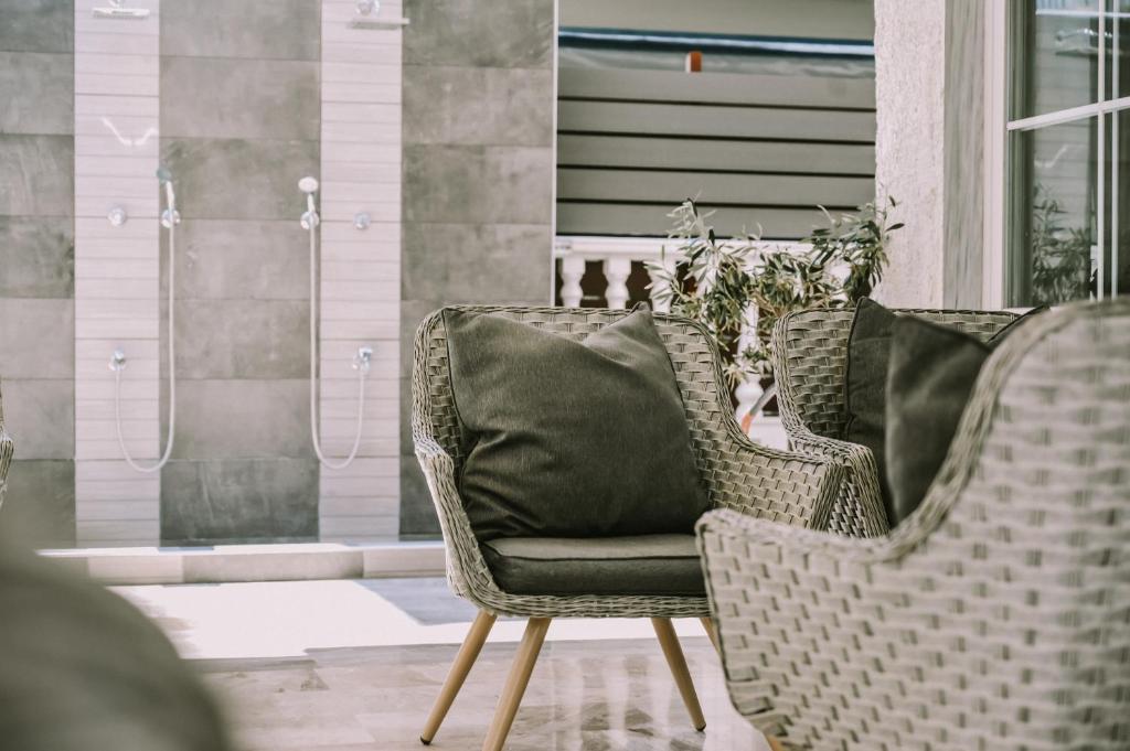Posedenie v ubytovaní Hotel Kostas