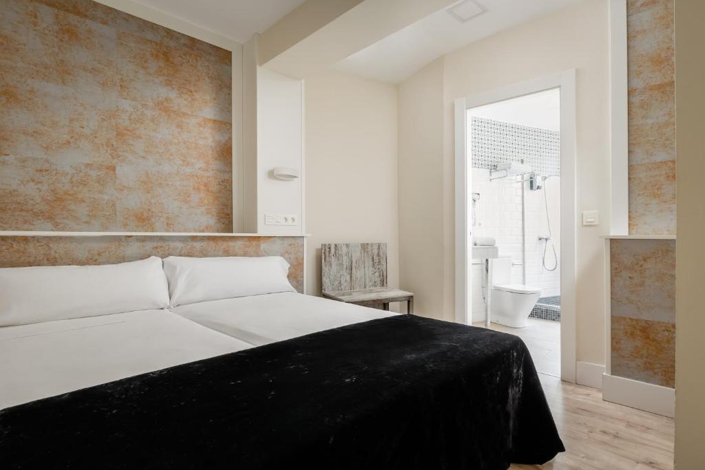 
Double or Twin Room with Parking
