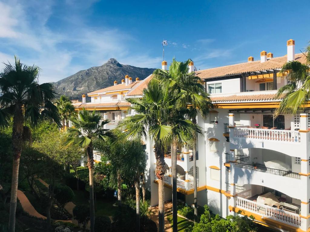 Apartment DAMA DE NOCHE - PUERTO BANUS- 2 BEDROOM, Marbella ...