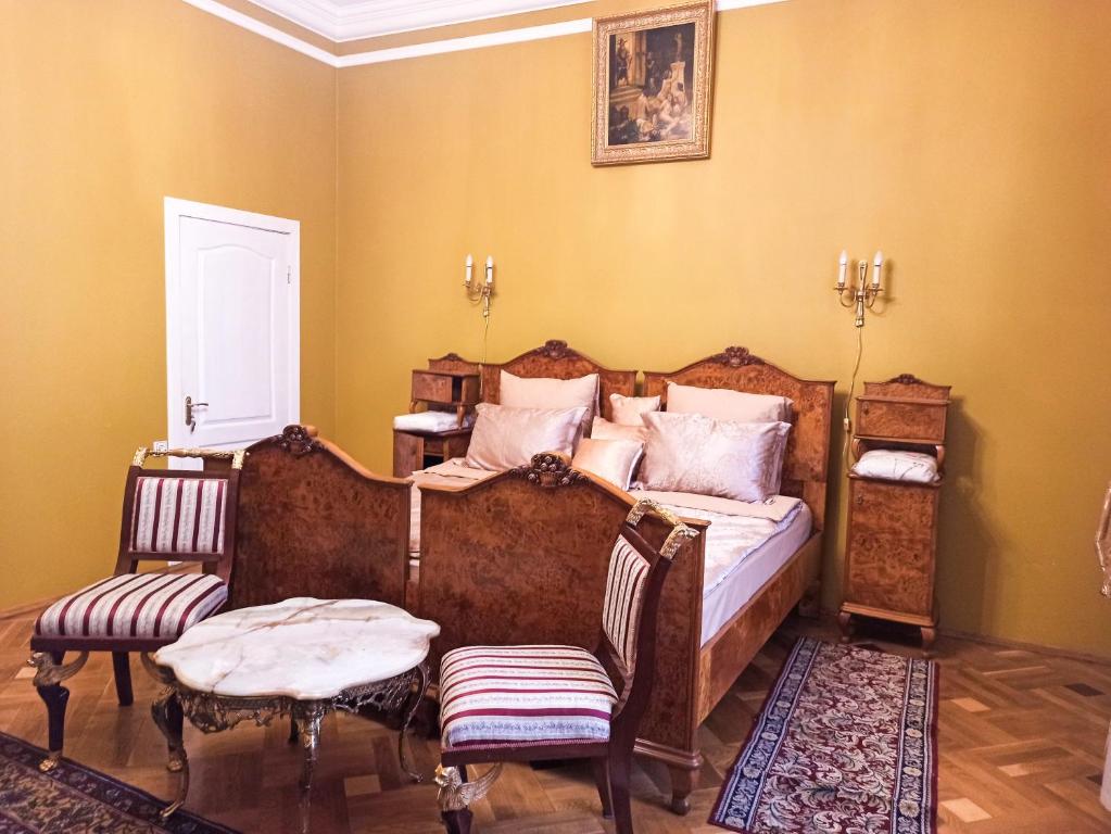 Вілла Графа - Deluxe Room (2 Adults + 1 Child)