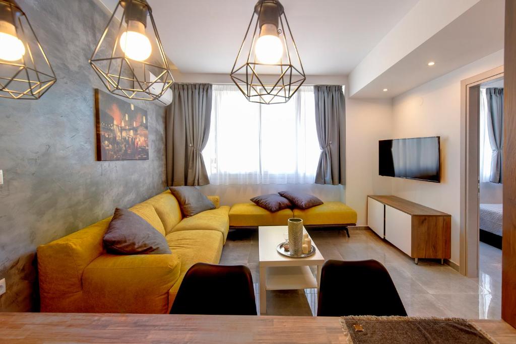 J Villara's Luxury Suites - 4