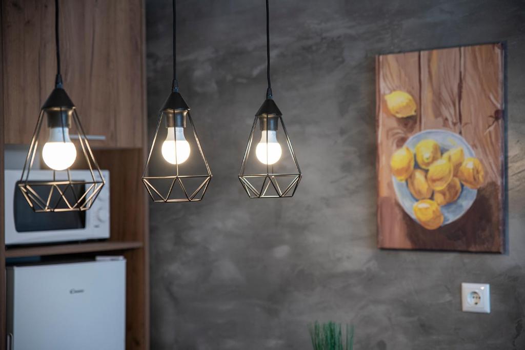 J Villara's Luxury Suites - 9