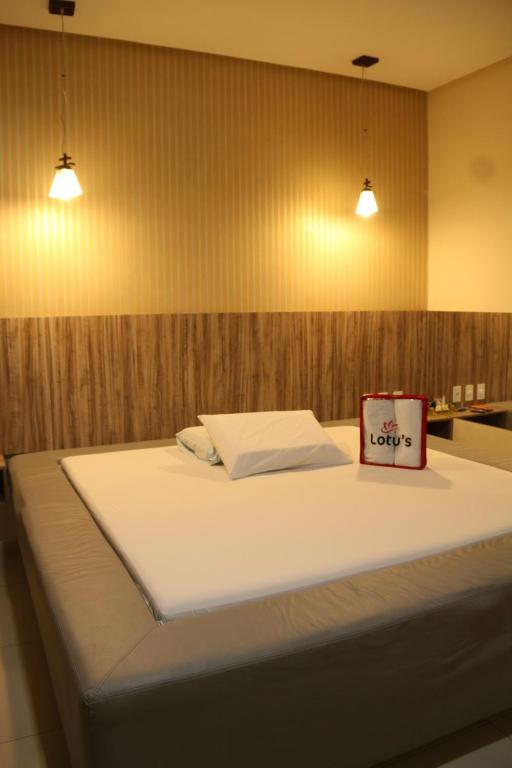  Lotu's Motel