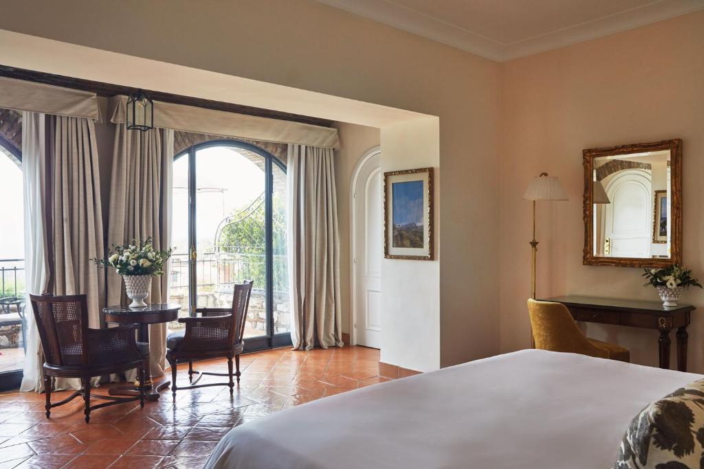 Grand Hotel Timeo, A Belmond Hotel, Taorminaにあるベッド
