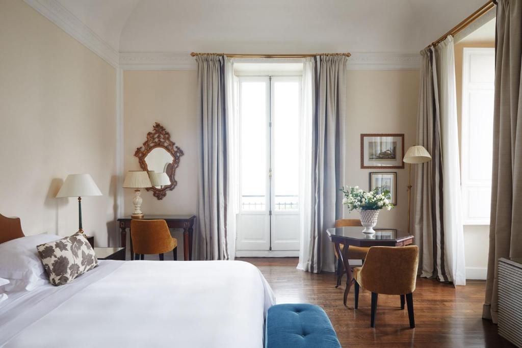 Grand Hotel Timeo, A Belmond Hotel, Taorminaにあるベッド