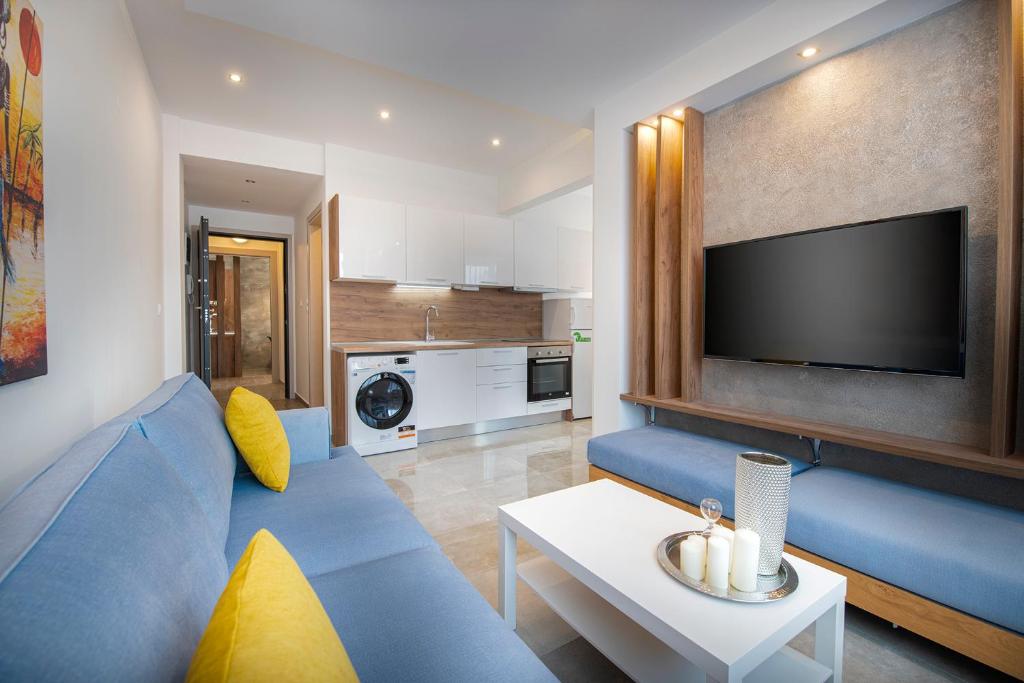 J Villara's Luxury Suites - 12