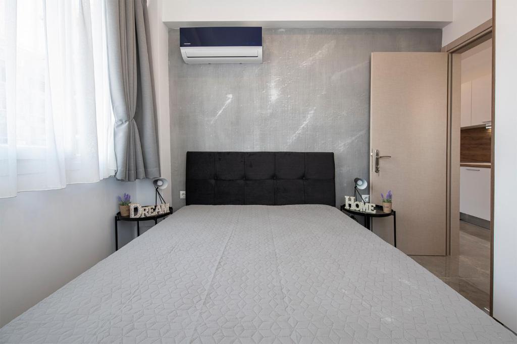 J Villara's Luxury Suites - 17