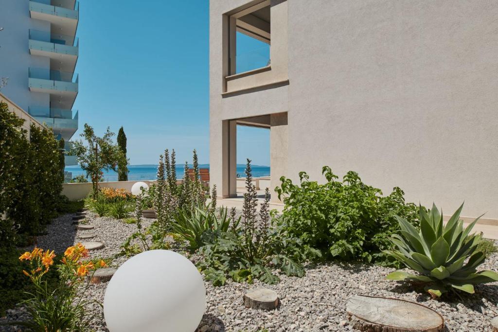 Vonkajšia záhrada v ubytovaní Eol Apartments Split