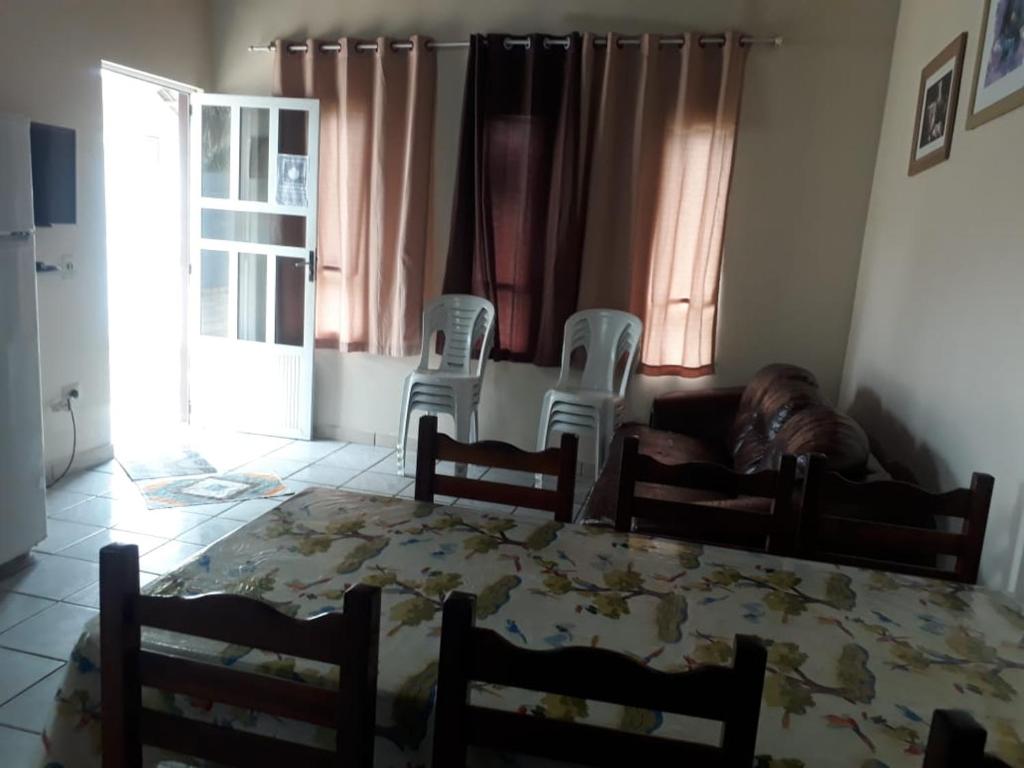  Casa Condomínio para até 8 pessoas 300m da praia