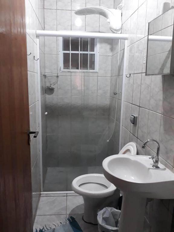  Casa Condomínio para até 8 pessoas 300m da praia