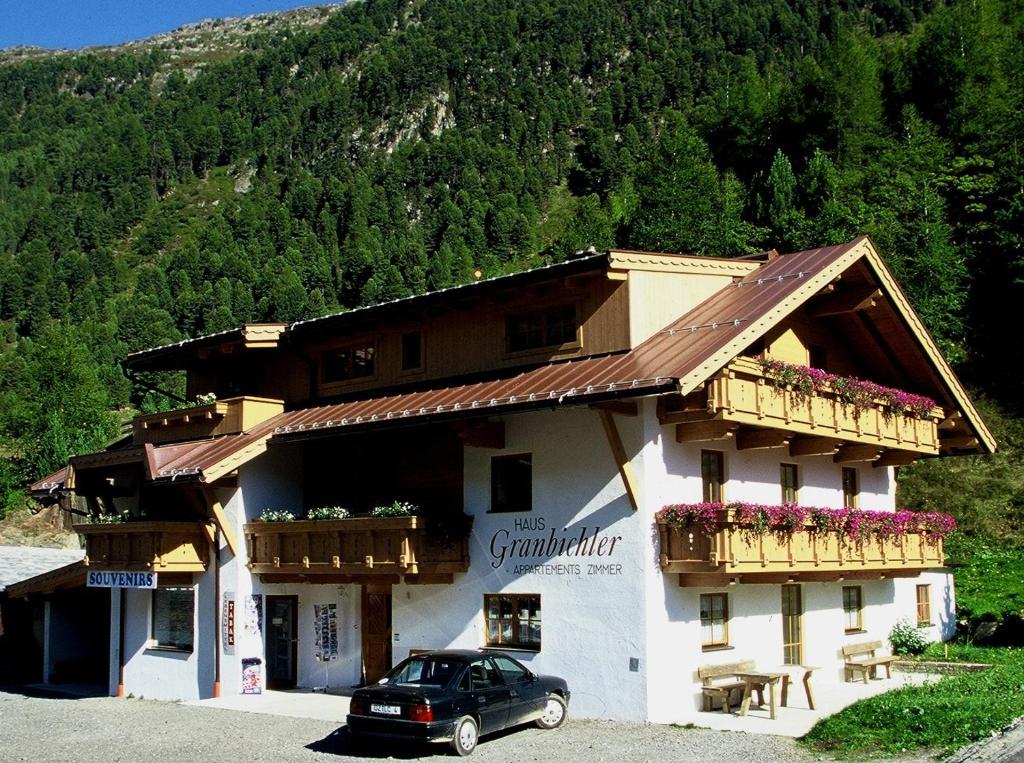 Výhľad na hory alebo výhľad na hory priamo z apartmánu