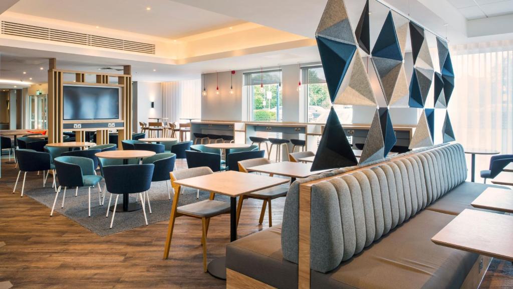 Fotografie z fotogalerie ubytování Holiday Inn Express Oxford Kassam Stadium by IHG v destinaci Oxford