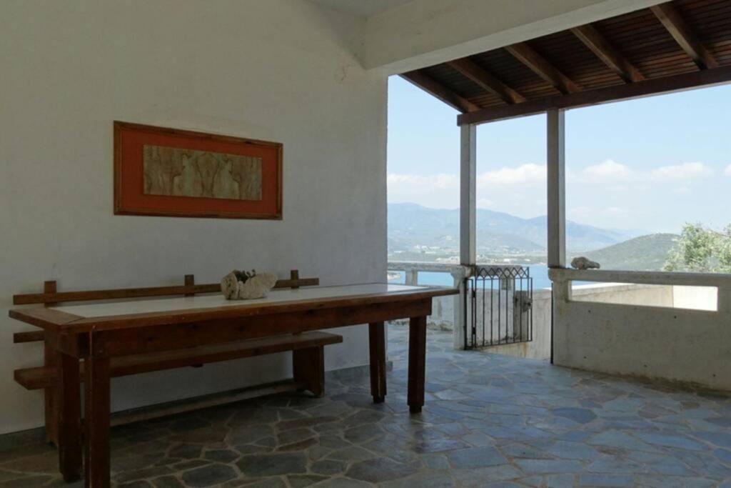 Secluded house with great view and private beach - Casa De Dos Dormitorios