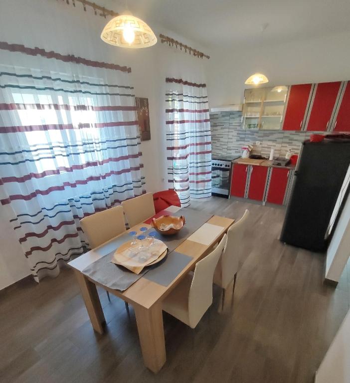 Apartments Azalea - 10 Min Walk to Beach & Umag Old Town