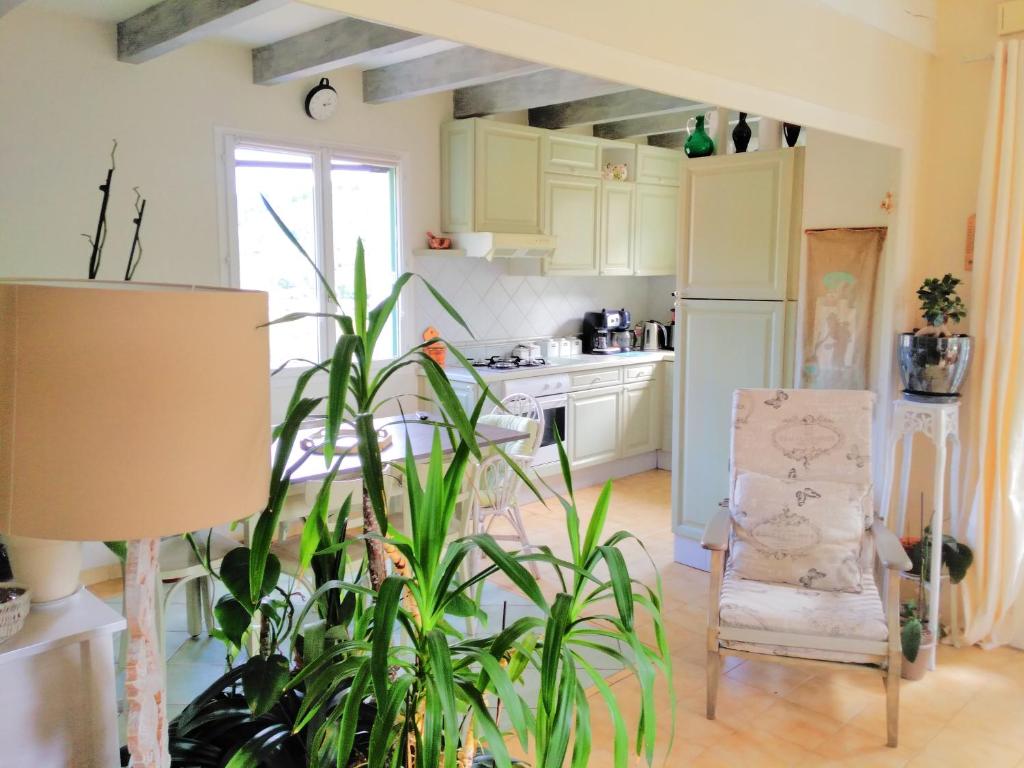 Kuchyň nebo kuchyňský kout v ubytování Malpas125 chambres