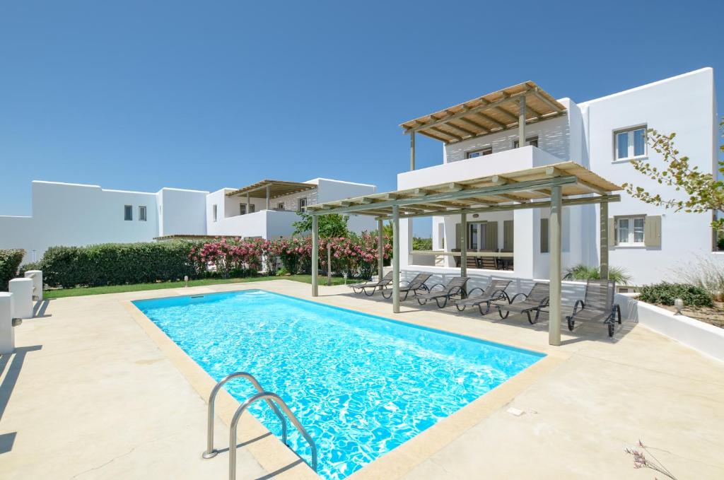 Bazén v ubytování Sea & Olives Suites Hotel and Villas nebo v jeho okolí
