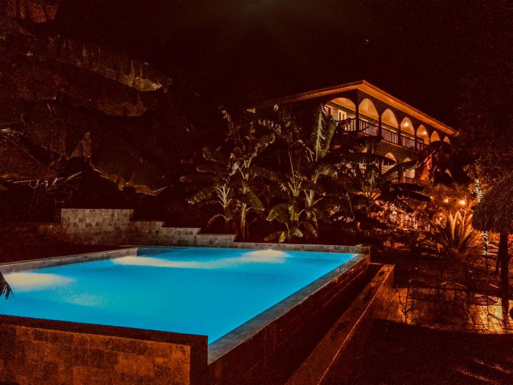 Kolam renang di atau dekat dengan MANURII Garden