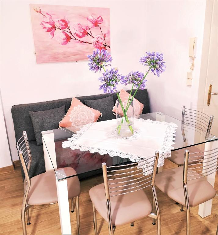 Część wypoczynkowa w obiekcie Cofineta Apartment