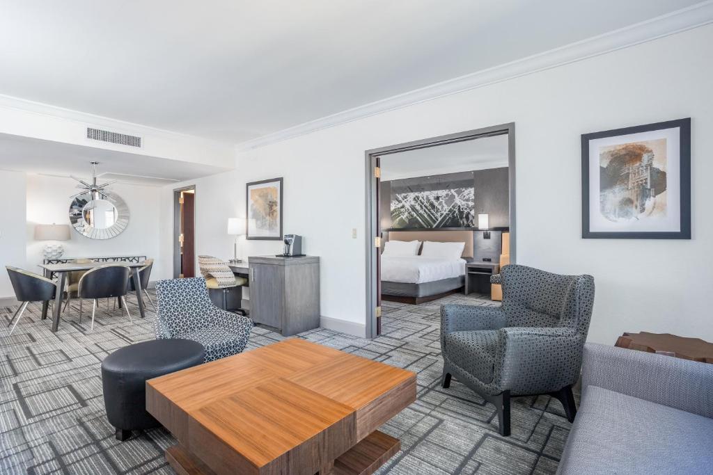 Holiday Inn Lafayette-City Centre, an IHG Hotel - 