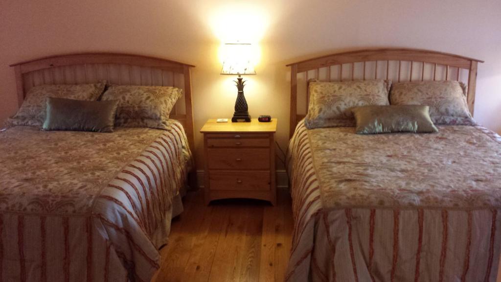 Compass Rose Inn - 
