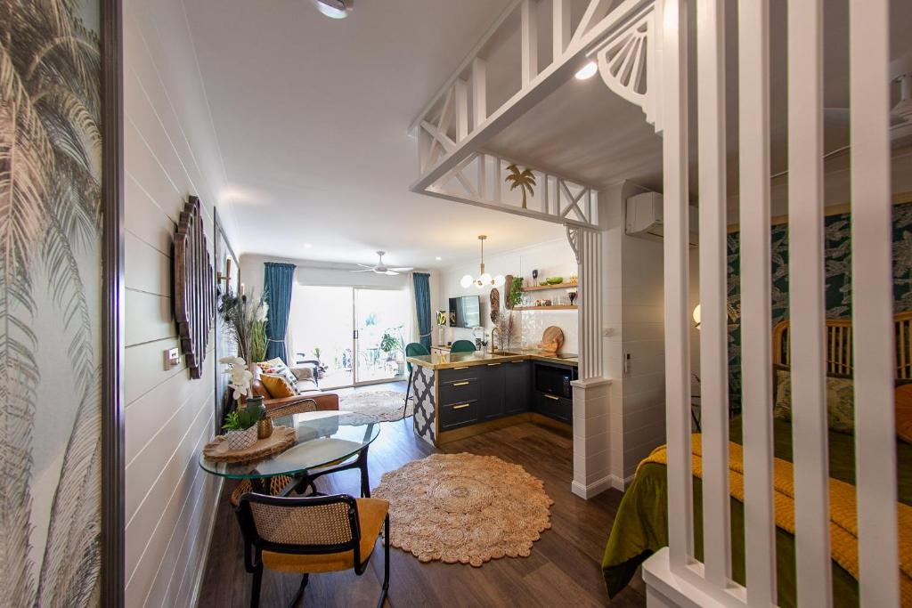 Posezení v ubytování MUSE-Luxe Apartment in Port Douglas