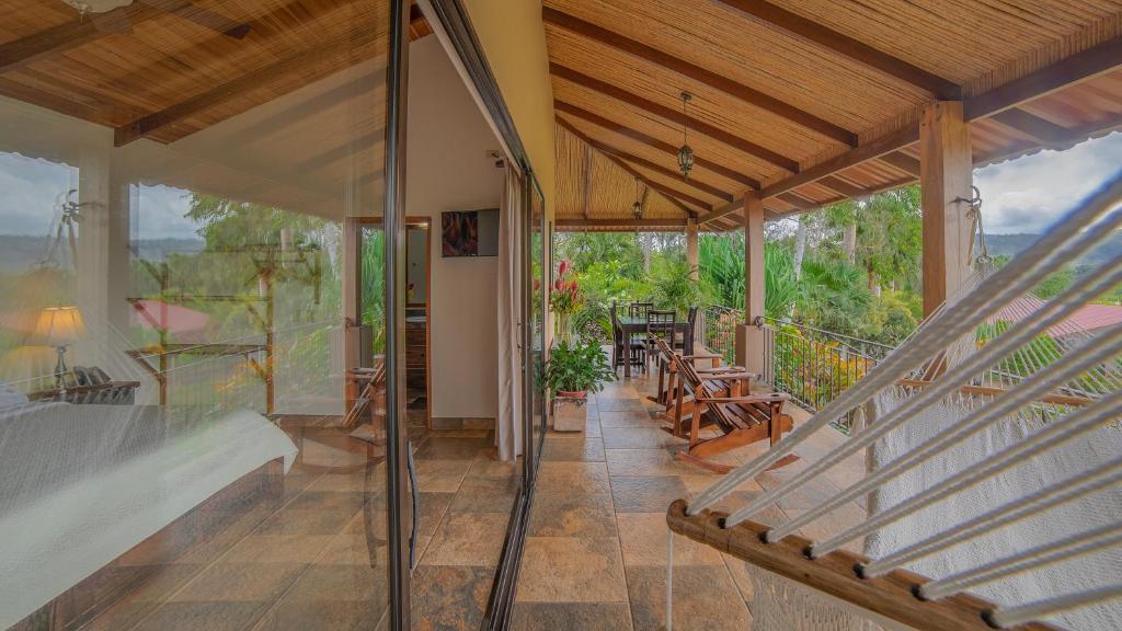 Balkón nebo terasa v ubytování La Finca Lodge