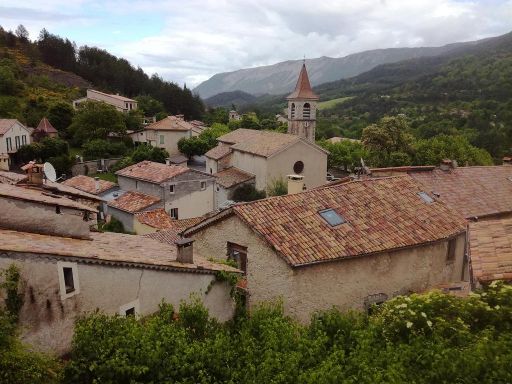Gite les Hirondelles - Two-Bedroom Apartment