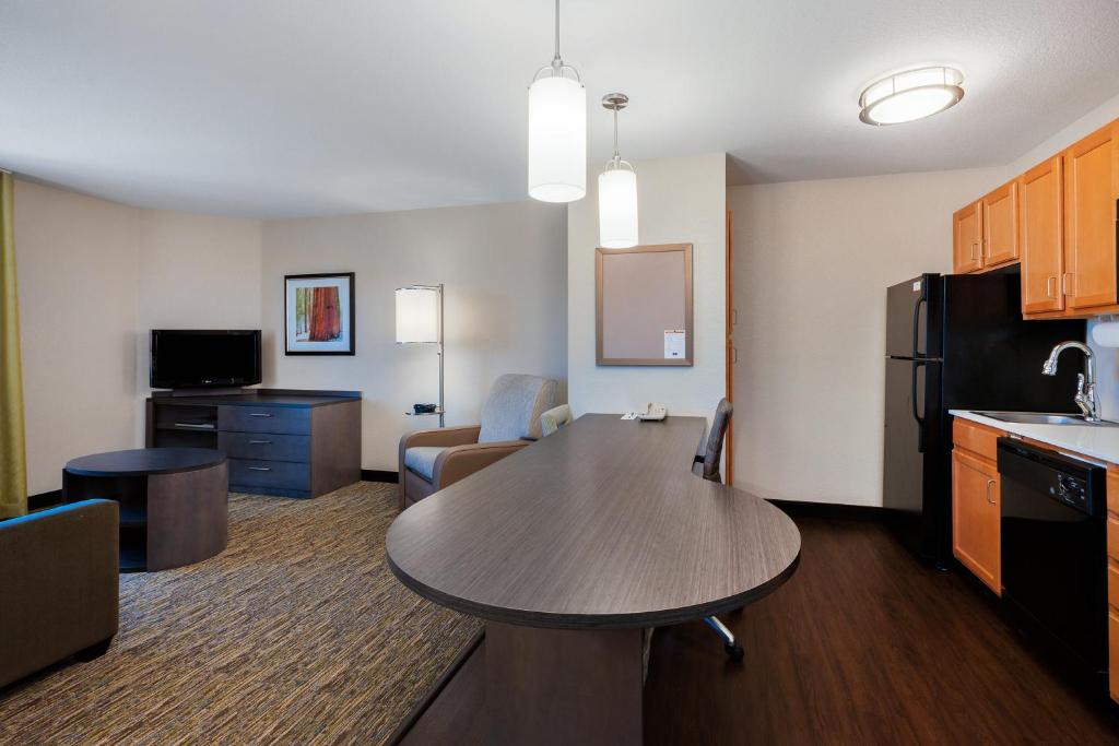 Candlewood Suites Medford by IHG photo