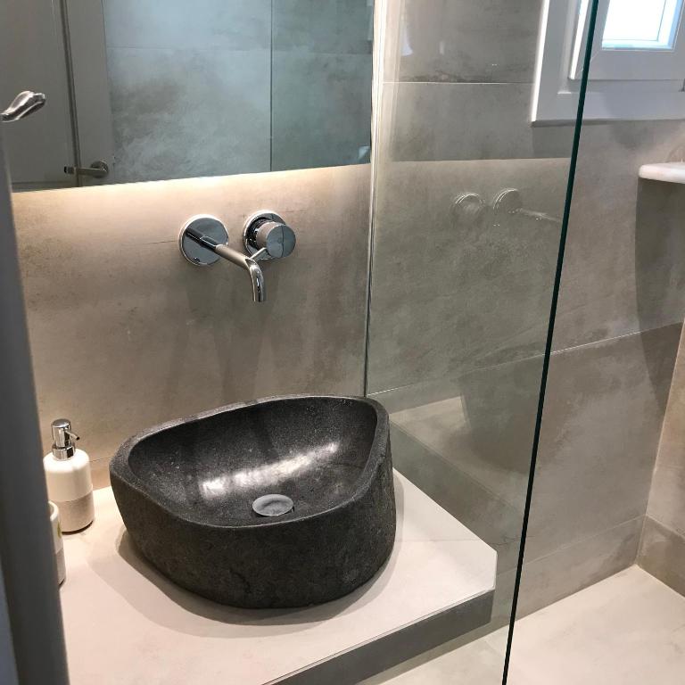 Koupelna v ubytování Vassiliki Rooms
