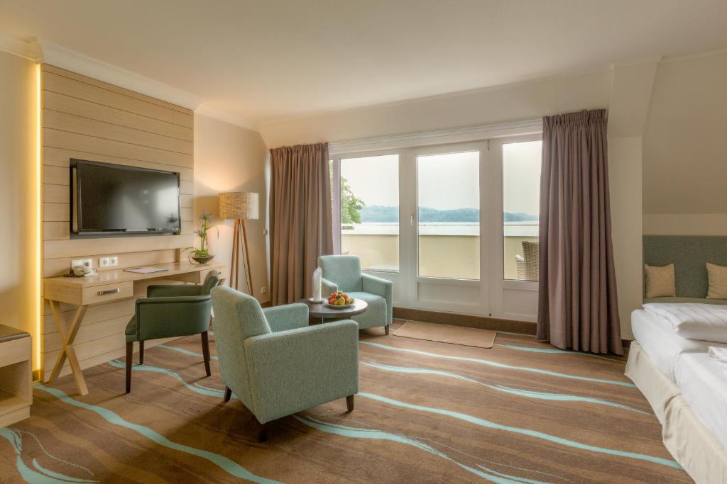 TV a/nebo společenská místnost v ubytování Hotel Der Seehof
