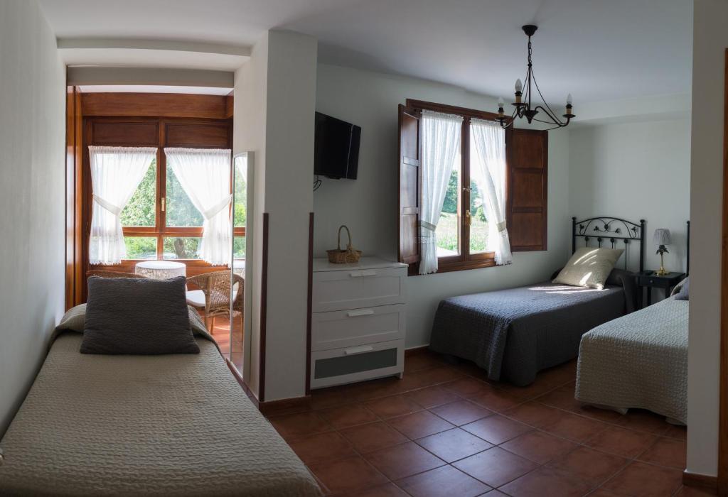 Posada de Suesa - Habitación Doble Con Cama Supletoria
