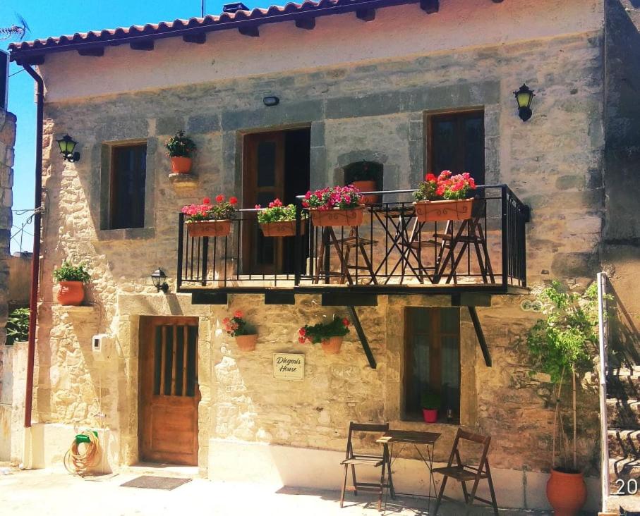 Balkón nebo terasa v ubytování Diogenis House