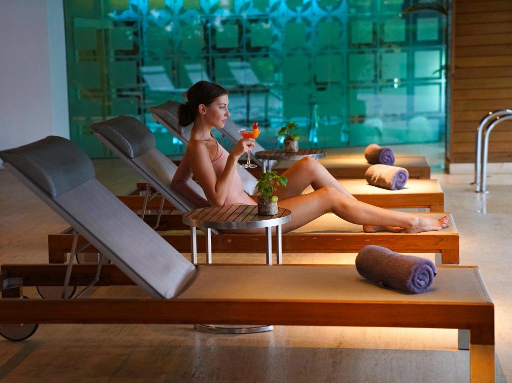 LiT BANGKOK Hotel - Resim 21