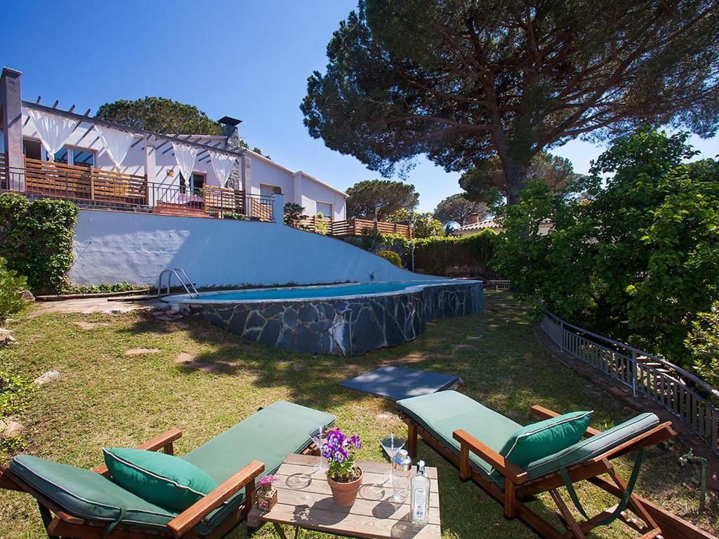 Bazén v ubytovaní Holiday Home Ginesteres by Interhome alebo v jeho blízkosti