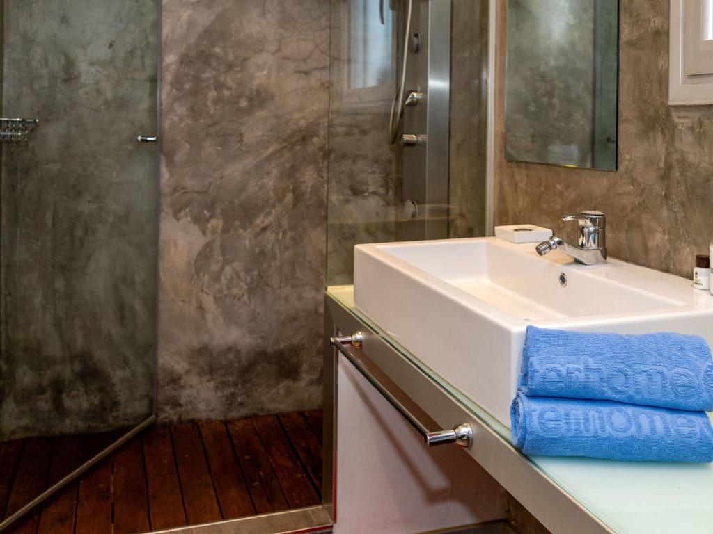 Kúpeľňa v ubytovaní Holiday Home Ginesteres by Interhome