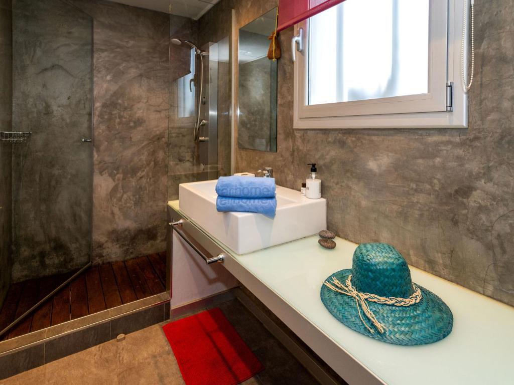 Kúpeľňa v ubytovaní Holiday Home Ginesteres by Interhome